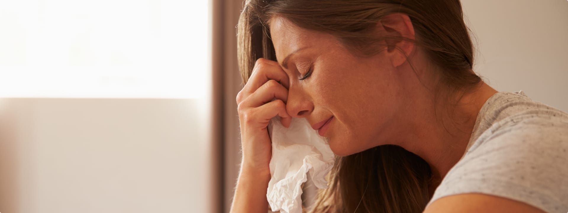 אישה בדכאון אחרי לידה הידוע גם כבייבי בלוז
